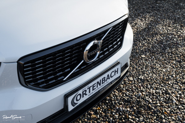 Volvo XC40 1.5 T5 Recharge R-Design | Adaptieve cruise | Panorama dak | Zwenkbare trekhaak | Memory | Blis |