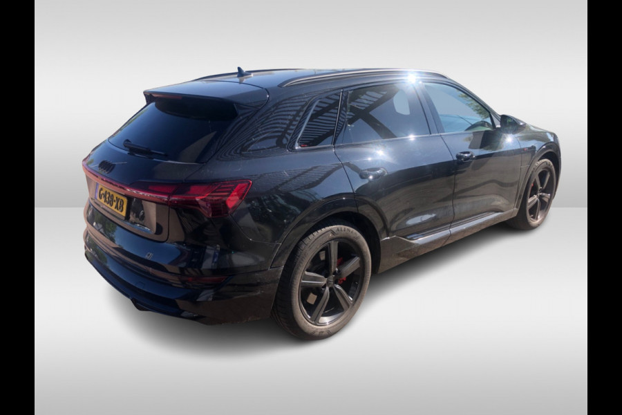 Audi e-tron e-tron 50 quattro Launch edition Black 71 kWh / Panoramadak / 20'' / Luchtvering / ACC / Navigatie / Stoelverwarming