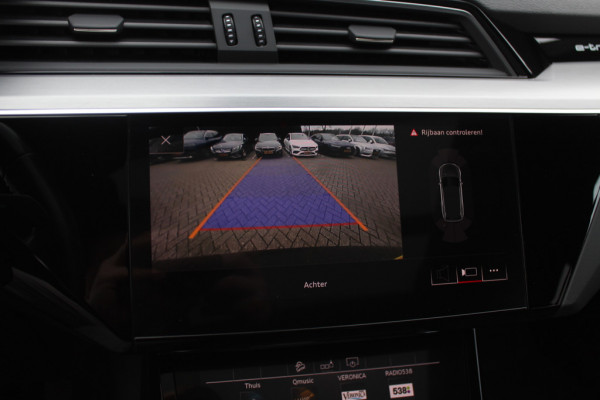 Audi e-tron e-tron 50 quattro Launch edition Black 71 kWh / Panoramadak / 20'' / Luchtvering / ACC / Navigatie / Stoelverwarming