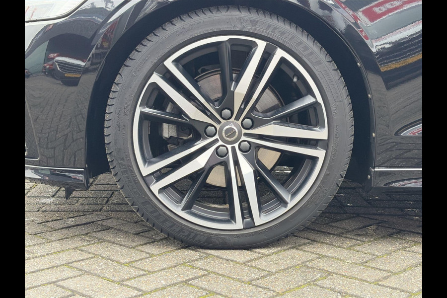 Volvo V60 2.0 B4 R-Design| Elektr. Sportstoelen | 19inch LMV | Trekhaak | Camera | Climate Pack | Pilot Assist | Carplay - Android
