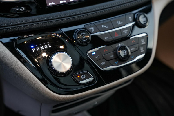 Chrysler Pacifica 3.6 V6 Hybrid Panodak 360 Camera Leer Stoelverw. Stoelventilatie 7 Persoons Cruise