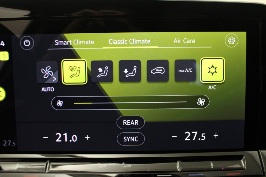 Volkswagen Golf 1.0 eTSI Life |Carplay|