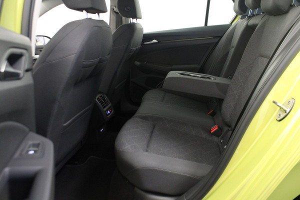 Volkswagen Golf 1.0 eTSI Life |Carplay|