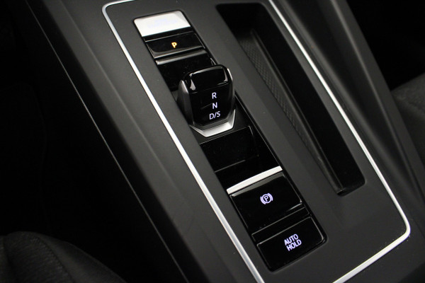 Volkswagen Golf 1.0 eTSI Life |Carplay|