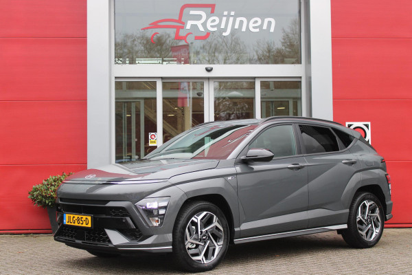 Hyundai Kona 1.6 GDI 130PK HEV N LINE | *NIEUWE AUTO!* | NAVIGATIE | DRAADLOZE APPLE CARPLAY/ANDROID AUTO | ADAPTIVE CRUISE CONTROL | CLIMATE CONTROL | DODEHOEK DETECTIE | DRAADLOZE TELEFOONLADER |  18" LICHTMETALEN VELGEN | ACHTERUITRIJ CAMERA | PARKEERSENSOREN VOOR EN ACHTER | KEYLESS ENTRY/START | DAB+ RADIO | ELEKTRISCH BEDIENBARE ACHTERKLEP | SFEER VERLICHTING | FULL LED KOPLAMPEN |