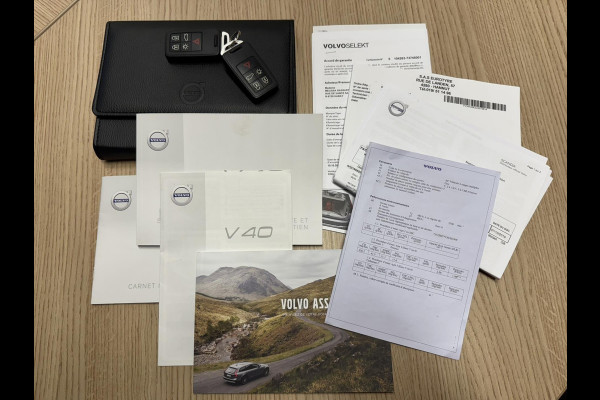 Volvo V40 1.5 T2 R-design Aut Navigatie Keyless Leder+verwarming Pdc v+a Led Clima