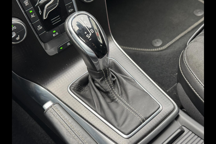 Volvo V40 1.5 T2 R-design Aut Navigatie Keyless Leder+verwarming Pdc v+a Led Clima