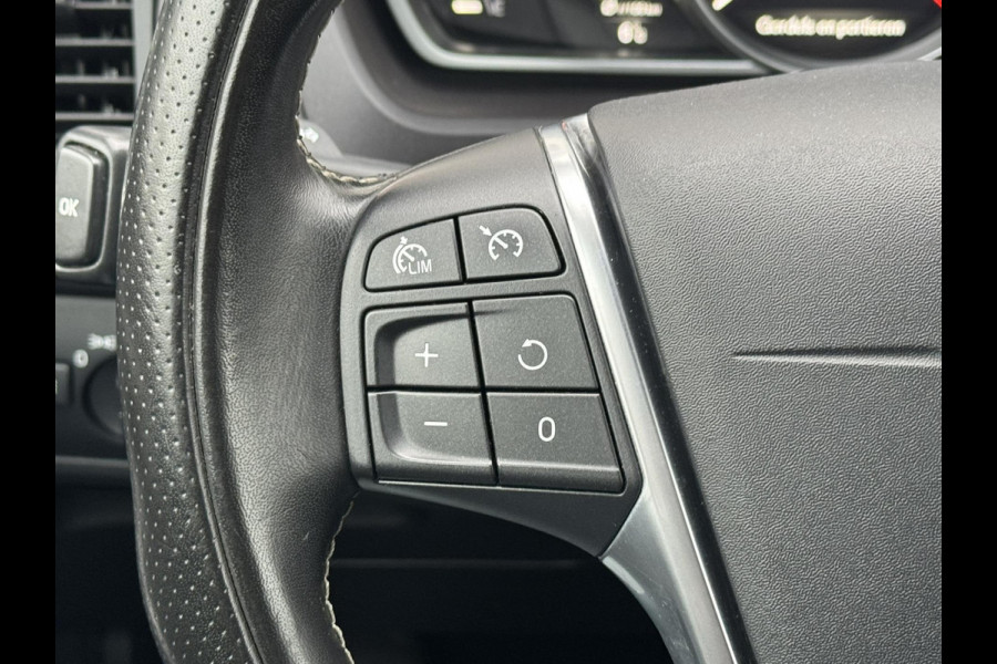 Volvo V40 1.5 T2 R-design Aut Navigatie Keyless Leder+verwarming Pdc v+a Led Clima