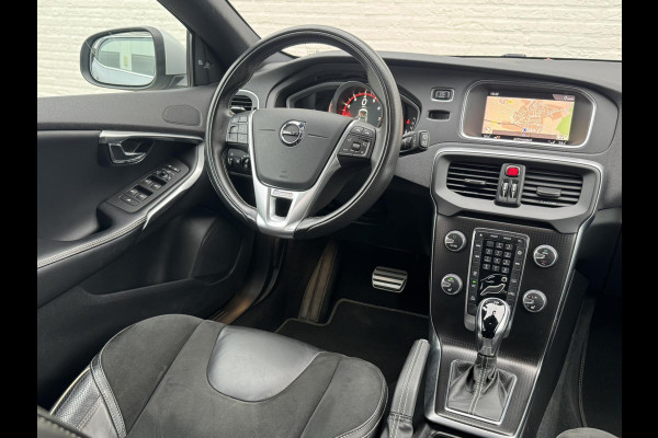 Volvo V40 1.5 T2 R-design Aut Navigatie Keyless Leder+verwarming Pdc v+a Led Clima