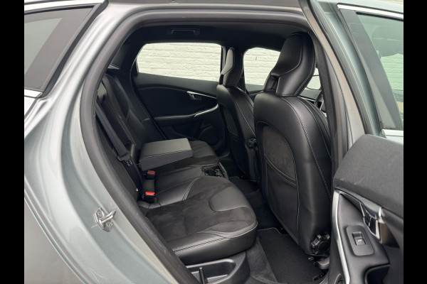 Volvo V40 1.5 T2 R-design Aut Navigatie Keyless Leder+verwarming Pdc v+a Led Clima