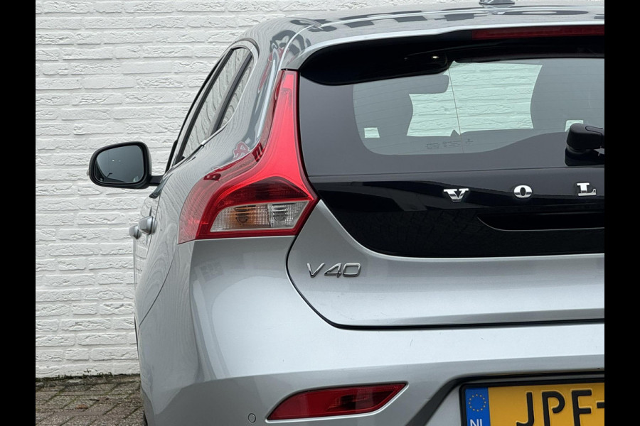Volvo V40 1.5 T2 R-design Aut Navigatie Keyless Leder+verwarming Pdc v+a Led Clima