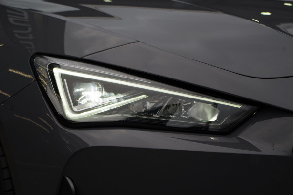 CUPRA Leon Sportstourer 1.4 e-Hybrid 245 PK VZ Performance PHEV, Trekhaak, Winterpakket, Adap. Cruise Control