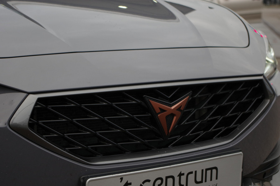 CUPRA Leon Sportstourer 1.4 e-Hybrid 245 PK VZ Performance PHEV, Trekhaak, Winterpakket, Adap. Cruise Control