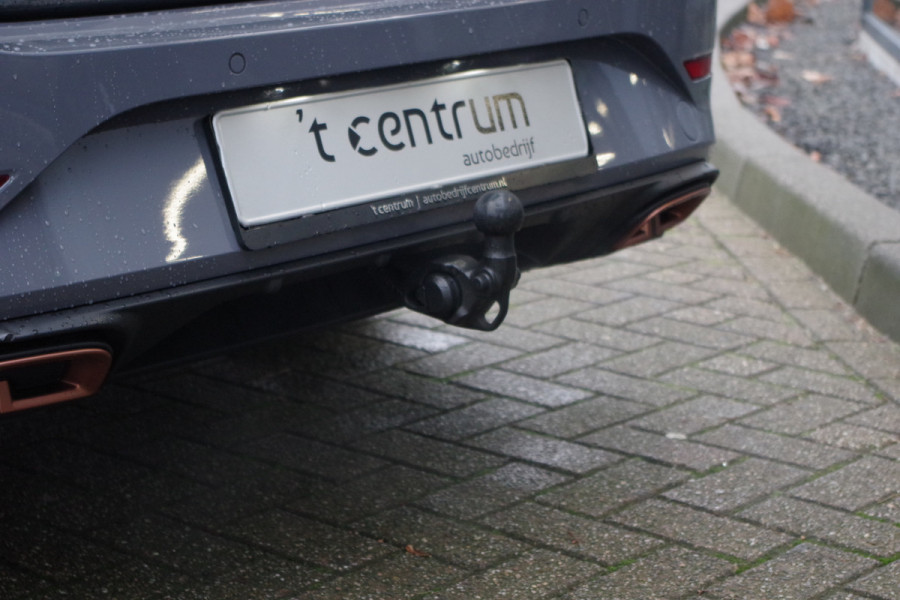 CUPRA Leon Sportstourer 1.4 e-Hybrid 245 PK VZ Performance PHEV, Trekhaak, Winterpakket, Adap. Cruise Control
