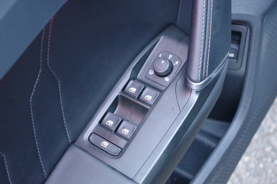 CUPRA Leon Sportstourer 1.4 e-Hybrid 245 PK VZ Performance PHEV, Trekhaak, Winterpakket, Adap. Cruise Control