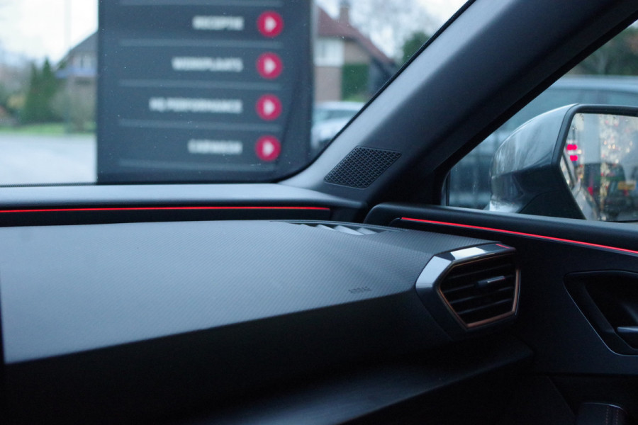 CUPRA Leon Sportstourer 1.4 e-Hybrid 245 PK VZ Performance PHEV, Trekhaak, Winterpakket, Adap. Cruise Control