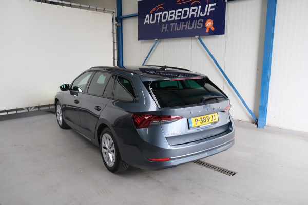 Škoda Octavia Combi 1.5 e-TSI Business Edition Automaat - Airco, Cruise, Navi, PDC.