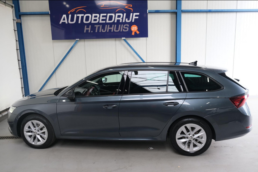 Škoda Octavia Combi 1.5 e-TSI Business Edition Automaat - Airco, Cruise, Navi, PDC.