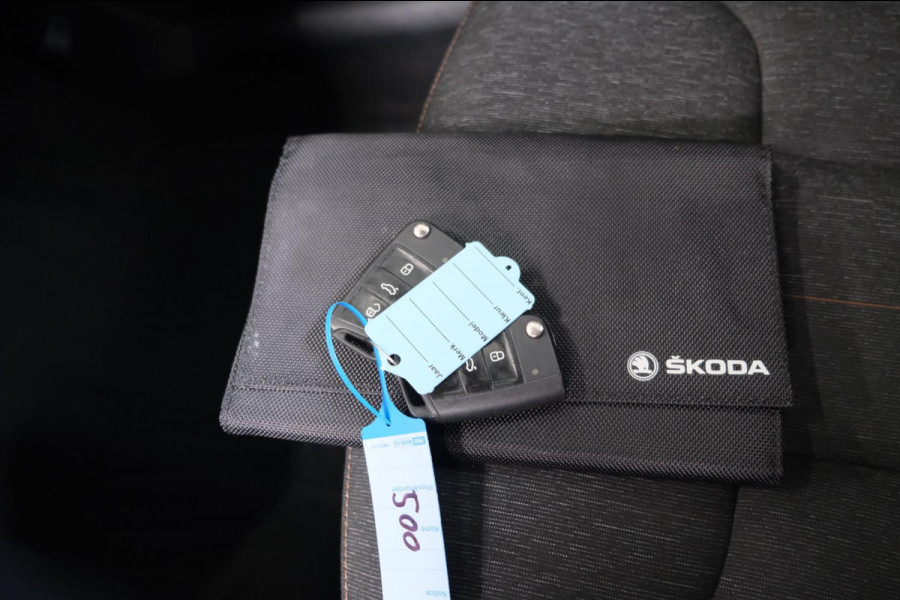 Škoda Kamiq 1.0 TSI Business Edition Automaat - N.A.P. Airco, Cruise, PDC, Navi, Trekhaak.