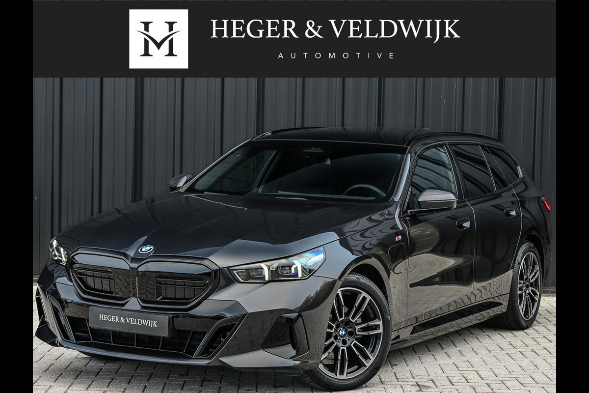 BMW 5 Serie Touring 530e xDrive · M-Sport · Shadow Line · Panoramadak · Harman/Kardon · 360 Camera · Comfort Access · Stoel- en Stuurverwarm