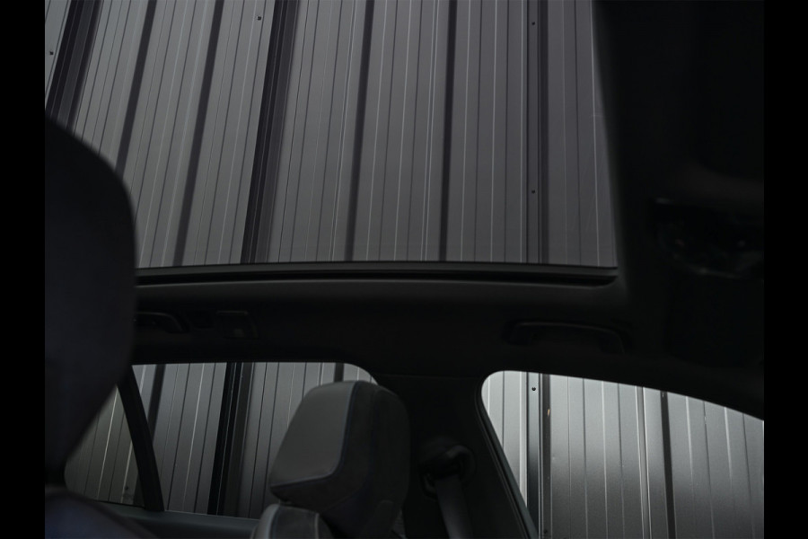 BMW 5 Serie Touring 530e xDrive · M-Sport · Shadow Line · Panoramadak · Harman/Kardon · 360 Camera · Comfort Access · Stoel- en Stuurverwarm