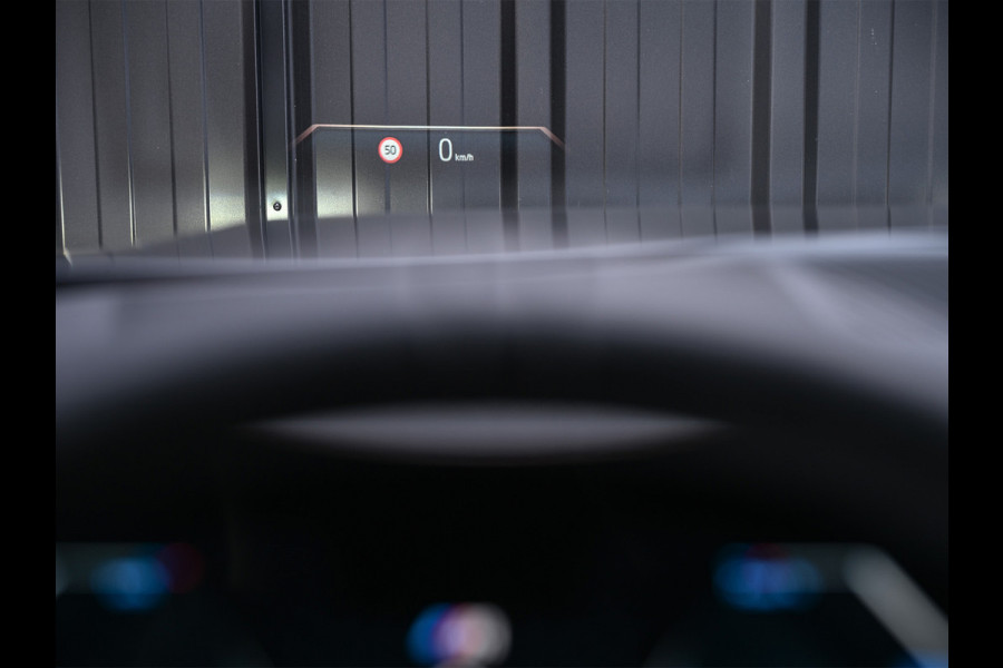 BMW 5 Serie Touring 530e xDrive · M-Sport · Shadow Line · Panoramadak · Harman/Kardon · 360 Camera · Comfort Access · Stoel- en Stuurverwarm