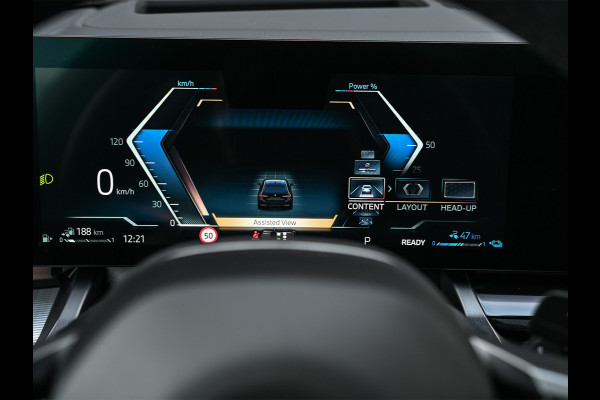 BMW 5 Serie Touring 530e xDrive · M-Sport · Shadow Line · Panoramadak · Harman/Kardon · 360 Camera · Comfort Access · Stoel- en Stuurverwarm