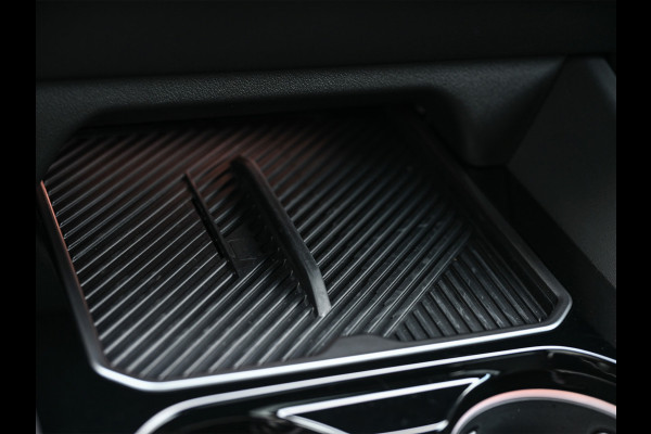 BMW 5 Serie Touring 530e xDrive · M-Sport · Shadow Line · Panoramadak · Harman/Kardon · 360 Camera · Comfort Access · Stoel- en Stuurverwarm