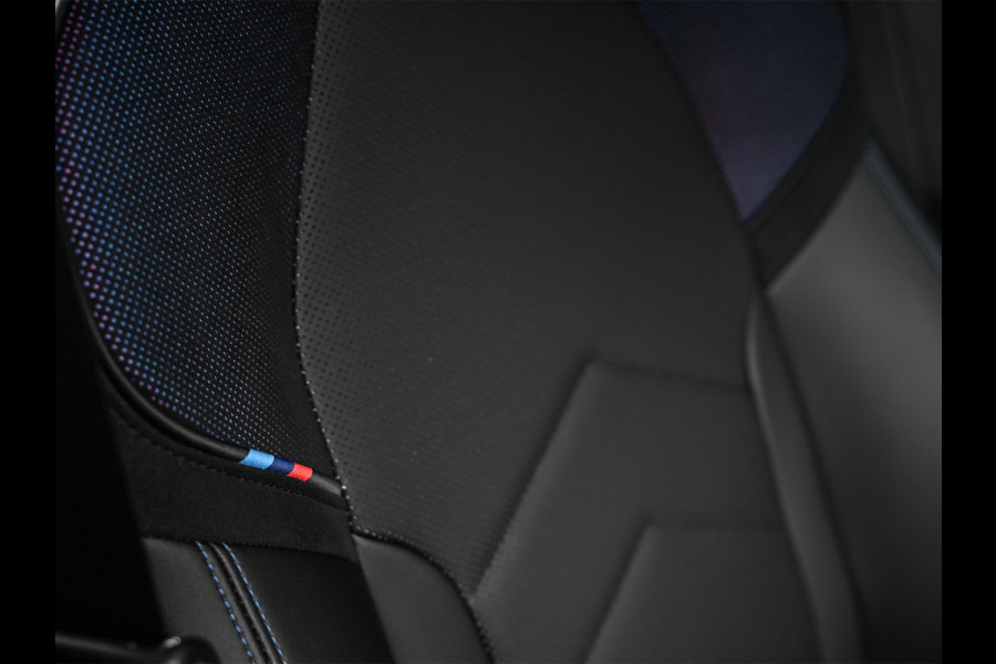 BMW 5 Serie Touring 530e xDrive · M-Sport · Shadow Line · Panoramadak · Harman/Kardon · 360 Camera · Comfort Access · Stoel- en Stuurverwarm