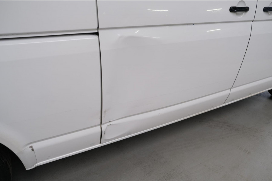 Volkswagen Transporter 2.0 TDI L2H1 150PK DC Business Comfortline - Airco, Cruise, PDC, Trekhaak.