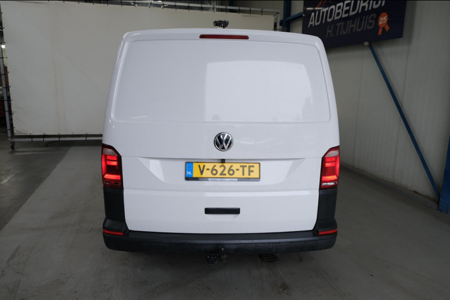 Volkswagen Transporter 2.0 TDI L2H1 150PK DC Business Comfortline - Airco, Cruise, PDC, Trekhaak.