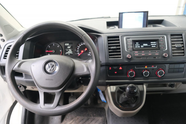 Volkswagen Transporter 2.0 TDI L2H1 150PK DC Business Comfortline - Airco, Cruise, PDC, Trekhaak.