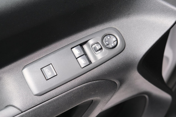 Peugeot Partner 1.5 BlueHDi 130 EAT8 S&S Automaat - N.A.P. Airco, Cruise, Navi, PDC, Camera, Trekhaak.