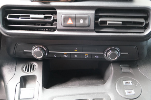 Peugeot Partner 1.5 BlueHDi 130 EAT8 S&S Automaat - N.A.P. Airco, Cruise, Navi, PDC, Camera, Trekhaak.