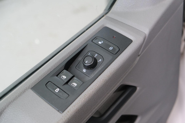 Volkswagen Transporter 2.0 TDI L2H1 30 DC