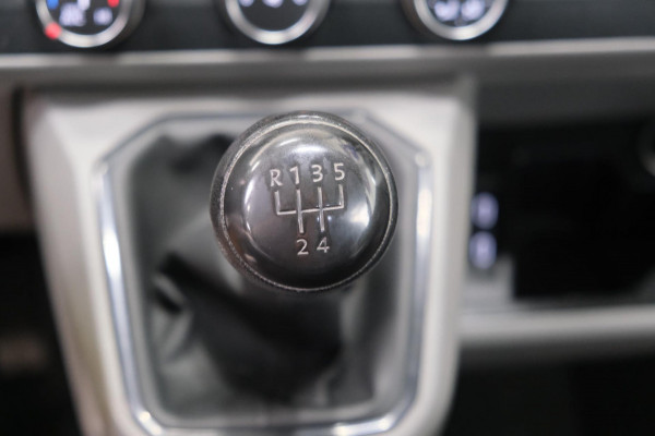 Volkswagen Transporter 2.0 TDI L2H1 30 DC