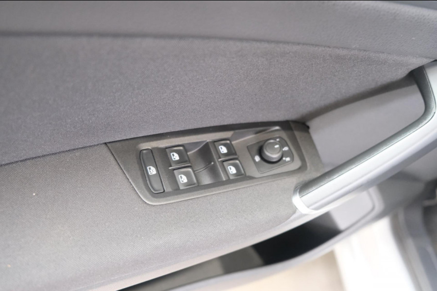 Volkswagen Touran 2.0 TDI 150 PK DSG > Grijskenteken < - Airco, Cruise, PDC.