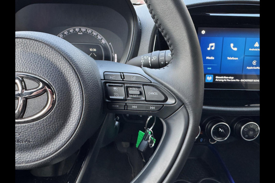 Toyota Aygo X 1.0 VVT-i MT Pulse Bi-tone | Juniper blue, 17 inch, Privacy glass, Apple CarPlay/Android auto, Airconditioning, Parkeercamera