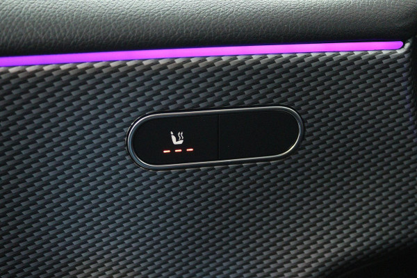 Mercedes-Benz A-Klasse 180 Business Solution Luxury (SFEERVERLICHTING, STOELVERWARMING, CAMERA, CRUISE CONTROL, SENSOREN)