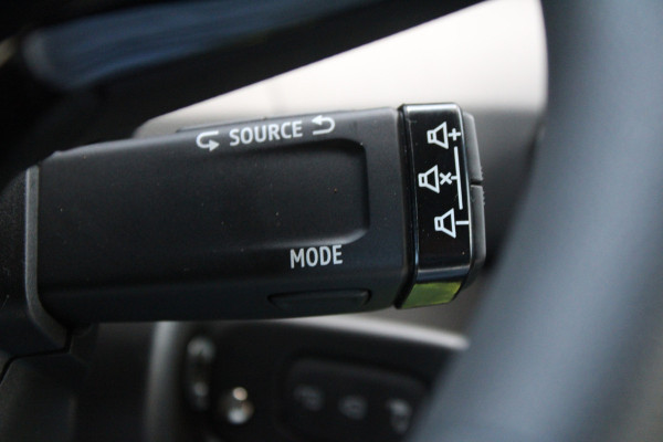 Renault Master T35 2.0 dCi 170pk L2H2 Extra - 2x Schuifdeur - Navigatie - Blind Spot - Camera - Stoelverwarming - Verwarmde voorruit - Rijklaar