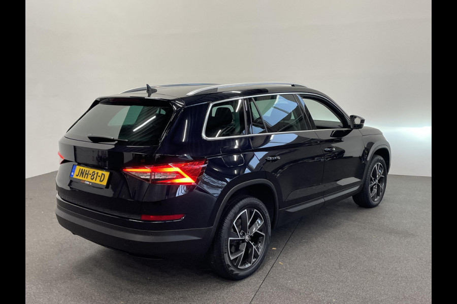 Škoda Kodiaq 1.5 TSI Sportline Business Airco ECC Navi Carplay 19" LM Velgen Leder/Alcantara PDC VA+ 360 Camera Stoelverwarming voor & achter