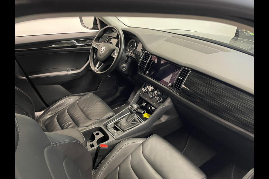 Škoda Kodiaq 1.5 TSI Sportline Business Airco ECC Navi Carplay 19" LM Velgen Leder/Alcantara PDC VA+ 360 Camera Stoelverwarming voor & achter
