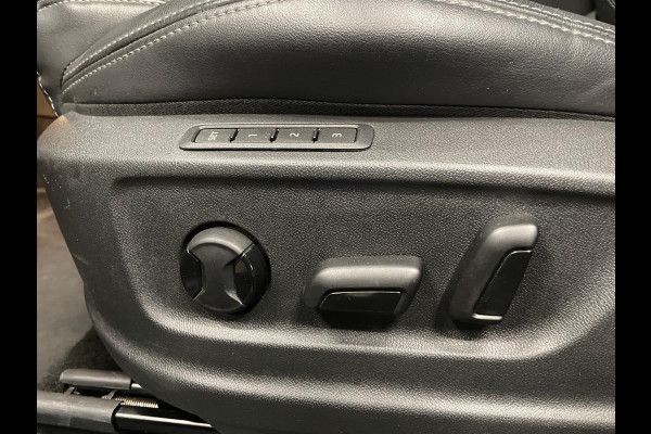 Škoda Kodiaq 1.5 TSI Sportline Business Airco ECC Navi Carplay 19" LM Velgen Leder/Alcantara PDC VA+ 360 Camera Stoelverwarming voor & achter
