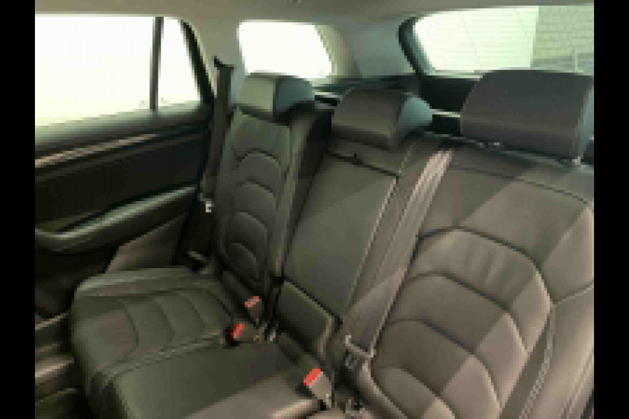 Škoda Kodiaq 1.5 TSI Sportline Business Airco ECC Navi Carplay 19" LM Velgen Leder/Alcantara PDC VA+ 360 Camera Stoelverwarming voor & achter