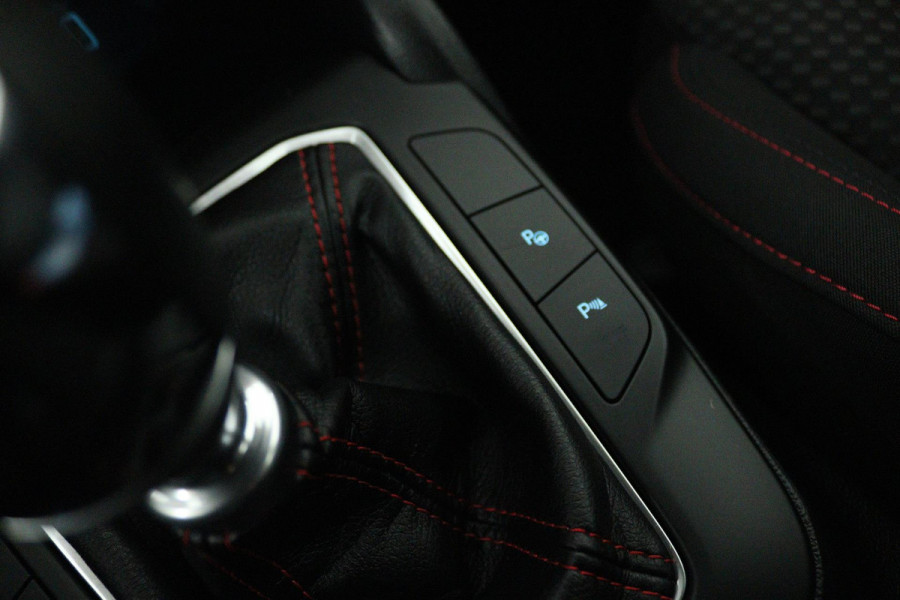 Ford Focus 1.0 EcoBoost Hybrid ST Line X Business (CAMERA, STOEL/STUUR VERWARMING, LANE-ASSIST, CRUISE CONTROL ADAPTIEF)