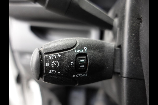 Opel Vivaro Combi 1.5 CDTI L2H1 Cruise Control  Parkeersensoren Achter  Bluetooth Airco Voor en Achter  Schuifdeur Rechts en Links