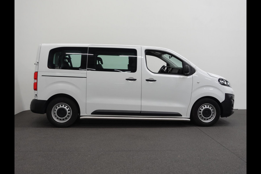 Opel Vivaro Combi 1.5 CDTI L2H1 Cruise Control  Parkeersensoren Achter  Bluetooth Airco Voor en Achter  Schuifdeur Rechts en Links