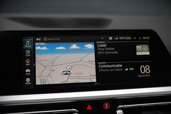 BMW 3-serie 330e xDrive Business Edition Plus M Sport | M Performance | Panoramadak | 360° Camera | Carbon | Head Up Display | Stoelverwarming | Stuurverwarming | Apple Carplay | Navigatie | Cruise Control | Ambiance Verlichting | Trekhaak