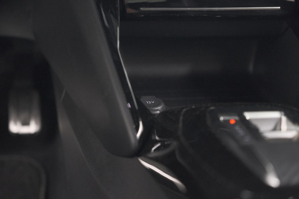 Peugeot 2008 PureTech 130 EAT8 GT | 360 Camera | Stoelmassage | Adaptieve Cruise Control | Dodehoekdetectie