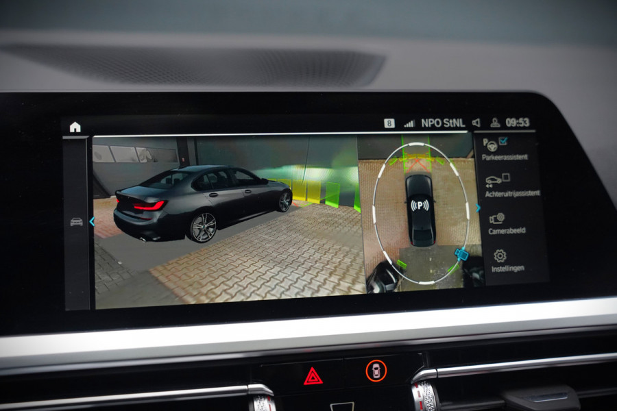 BMW 3-serie 330e xDrive Business Edition Plus M Sport | M Performance | Panoramadak | 360° Camera | Carbon | Head Up Display | Stoelverwarming | Stuurverwarming | Apple Carplay | Navigatie | Cruise Control | Ambiance Verlichting | Trekhaak